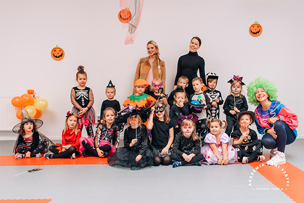 zabawa halloween dla dzieci w szkole tanca w Markach