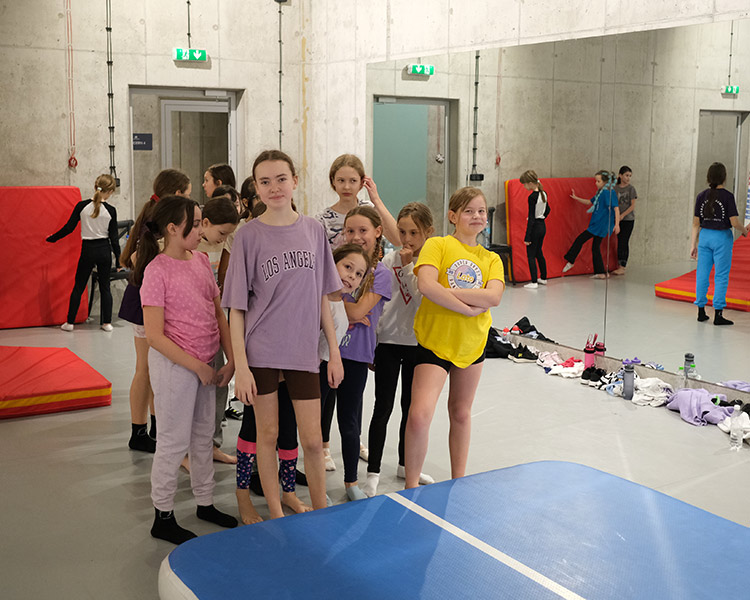 acro camp - obóz akrobatyczny dla dzieci. obozy pani szafki