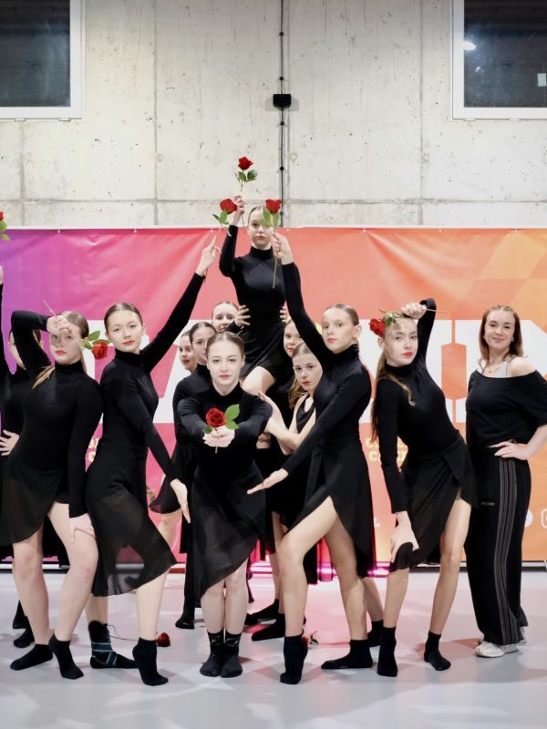 DANCE FIRE - juniorski zespół taneczny modern jazz ze&nbsp;szkoły tańca Akademia Pani Szafki