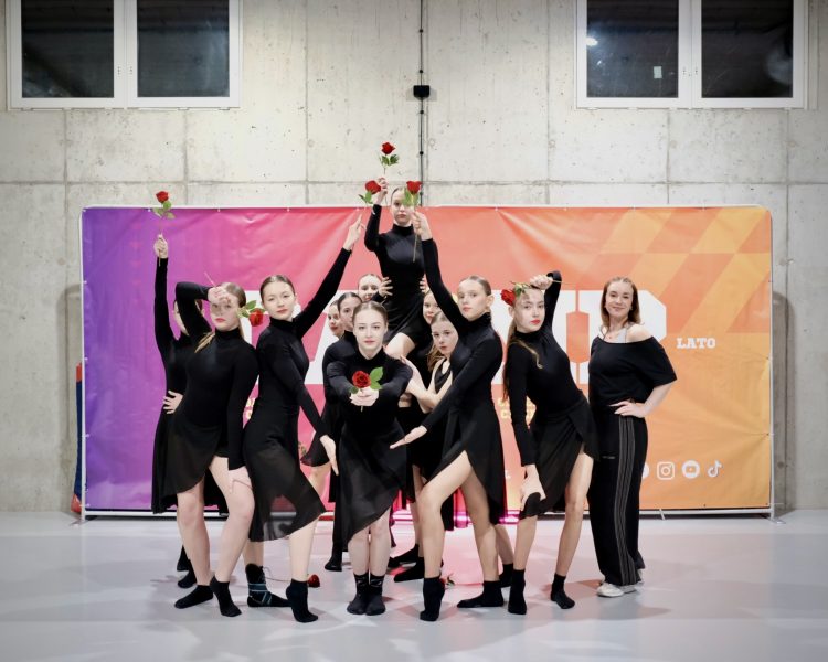 DANCE FIRE - juniorski zespół taneczny modern jazz ze szkoły tańca Akademia Pani Szafki