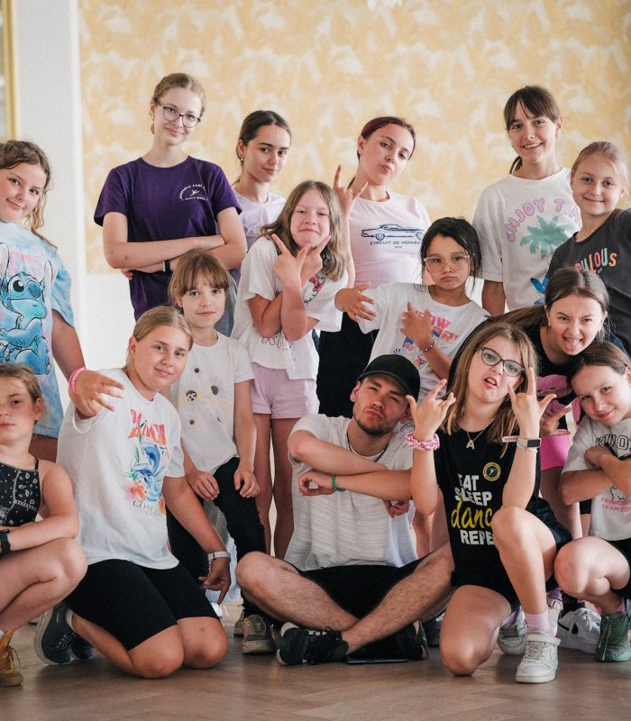 Obóz taneczny nad&nbsp;jeziorem Serwy: zajęcia choreografii street dance