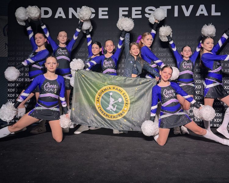 Cheer Nova - formacja cheerleaders Akademia Pani Szafki
