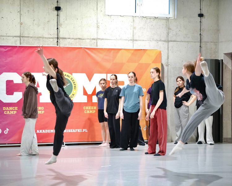 Ćwiczenia techniczne na Dance Camp: koordynacja i kontrola ciała