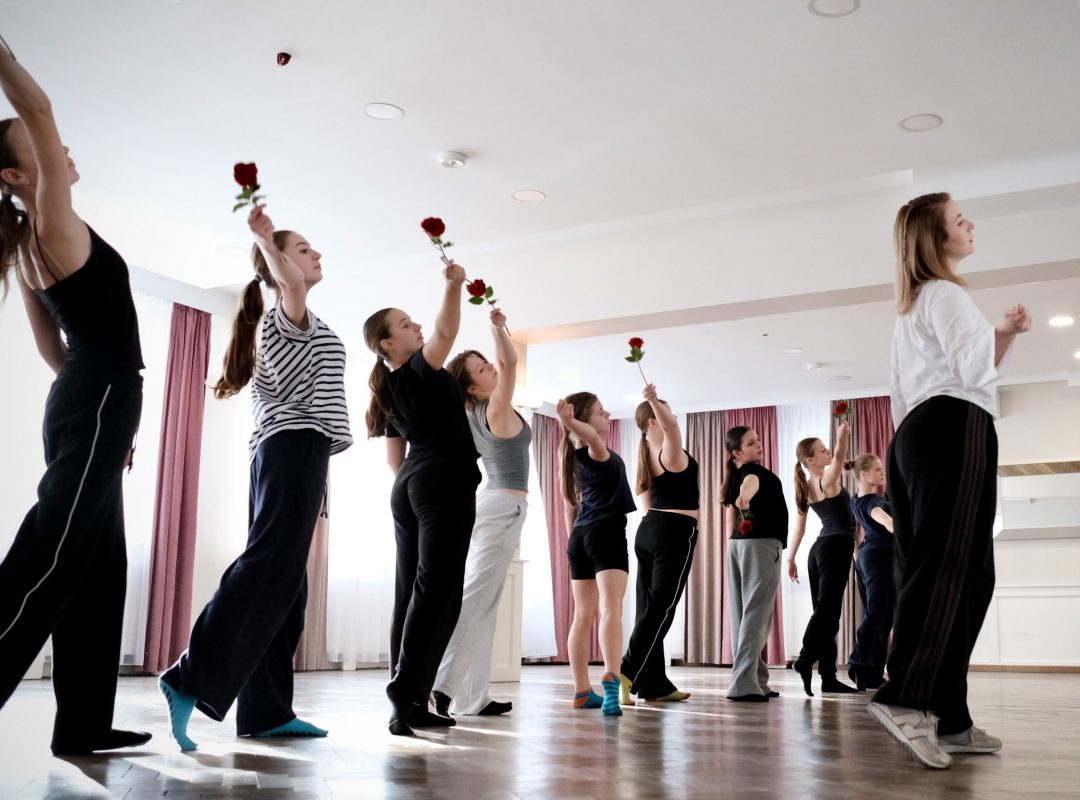 Próba choreografii na&nbsp;obozie tanecznym: formacje i&nbsp;synchronizacja