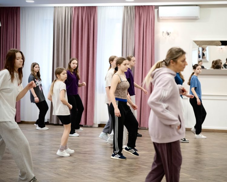 Obóz taneczny Mazury 2027: turnus Akademii Pani Szafki